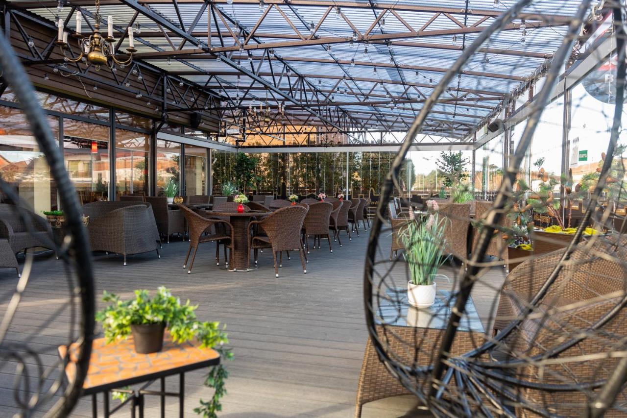 Tako Baras Hotel Klaipėda Buitenkant foto